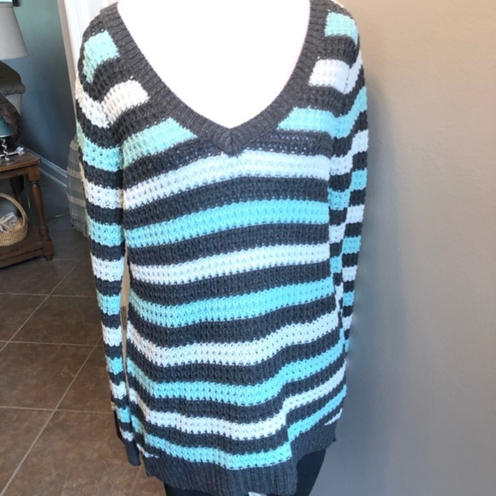 NWT Tri-Colored Pull Over Sweater from Rue21 Size Large